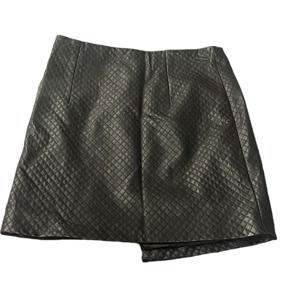 Forever 21 Vegan Leather Skirt - Picture 4 of 5